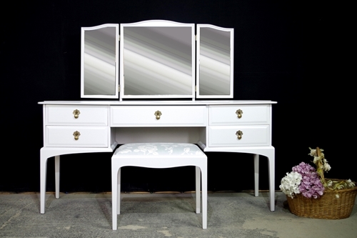 Picture of Stag Dressing Table and Stool in Blackened